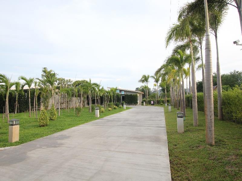 S Hotel Kanchanaburi Exterior photo